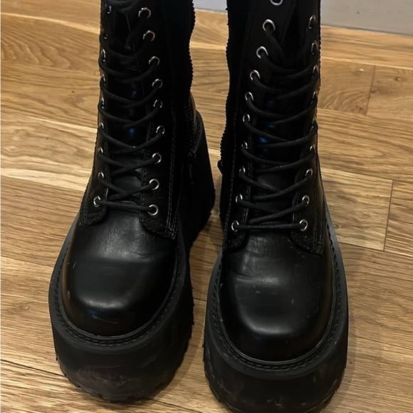 Size 7 Current Mood Dolls Kill Grunge at Heart Combat Boots - Picture 5 of 5